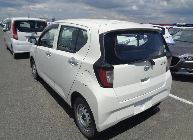 
								The Daihatsu Mira e.S 2017  Efficient and Compact for Urban Driving in Kenya full									