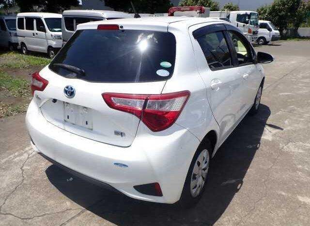 
								Toyota Vitz 2017 – White Compact Hatchback in Kenya full									