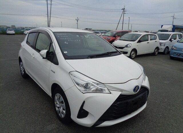 
								Toyota Vitz 2017 – White Compact Hatchback in Kenya full									