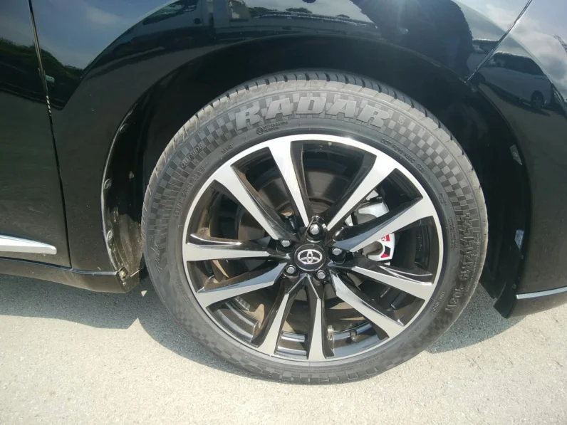 
Toyota Harrier GR Sport 2018 Black full									